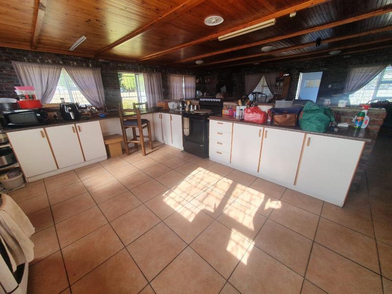 6 Bedroom Property for Sale in Gansbaai Central Western Cape